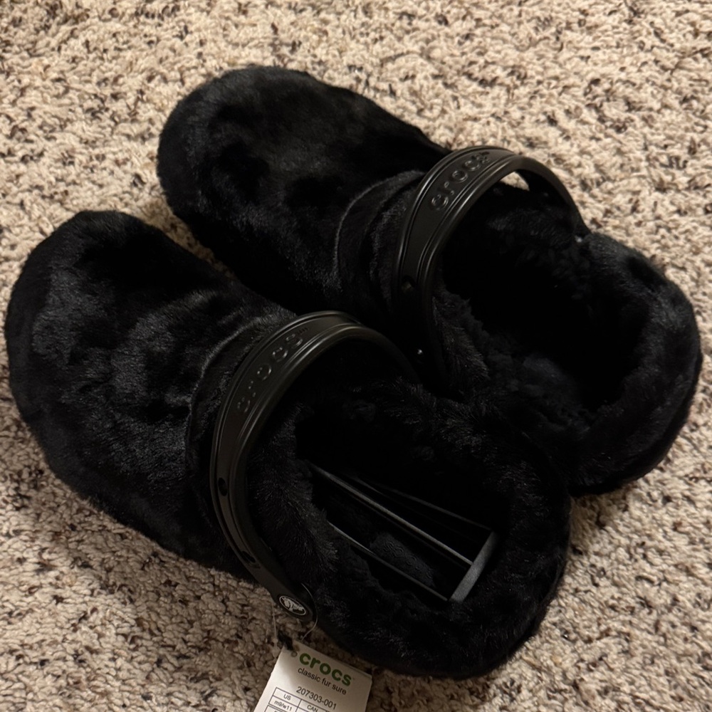CROCS Black Plush Lined Clogs